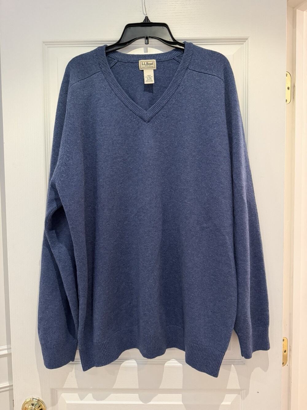 L.L.Bean Men’s XL Tall 100% Lambswool V-Neck Sweater Blue Wool Classic